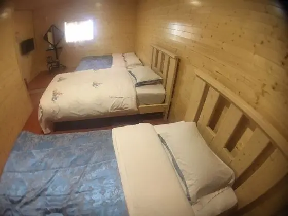 Comfort Dört Kişilik Oda, Ortak Banyo