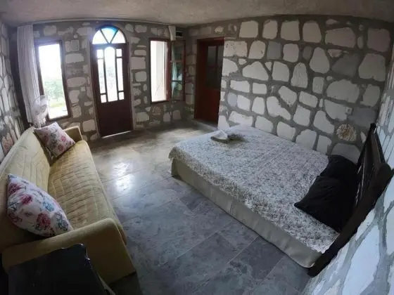 https://images.odamax.com/img/1920x1080/odamax/image/upload/Heredot_s_House_202607100140360_545928090.jpg