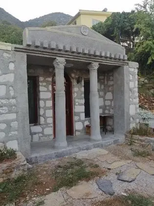 https://images.odamax.com/img/1920x1080/odamax/image/upload/Heredot_s_House_202607100140361_889369485.jpg
