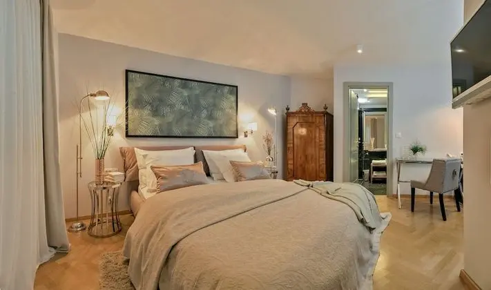 Tek Büyük Yataklı Oda