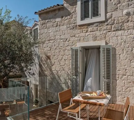 Tek Büyük Yataklı Oda, Balkon