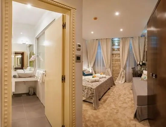 Deluxe Double or Twin Room, 1 King Bed (City view)