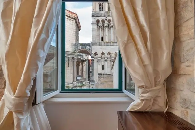 Deluxe Double or Twin Room, 1 King Bed (City view)