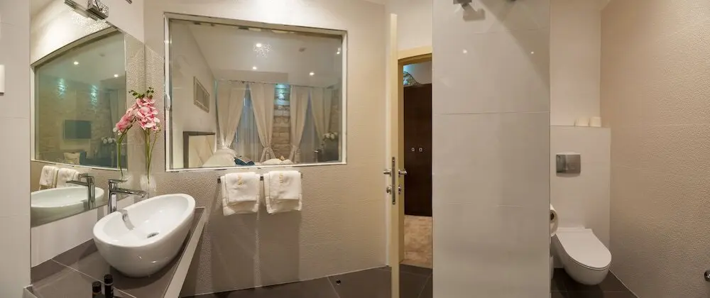 Deluxe Double or Twin Room, 1 King Bed (City view)