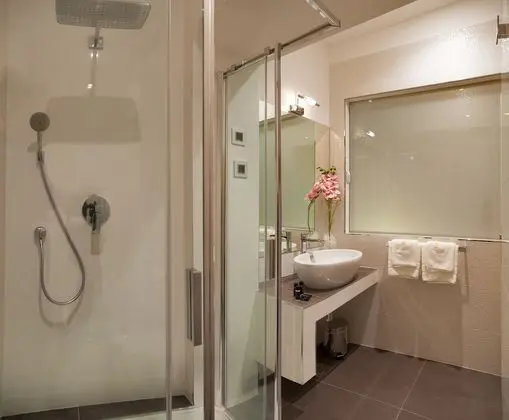 Deluxe Double or Twin Room, 1 King Bed (City view)