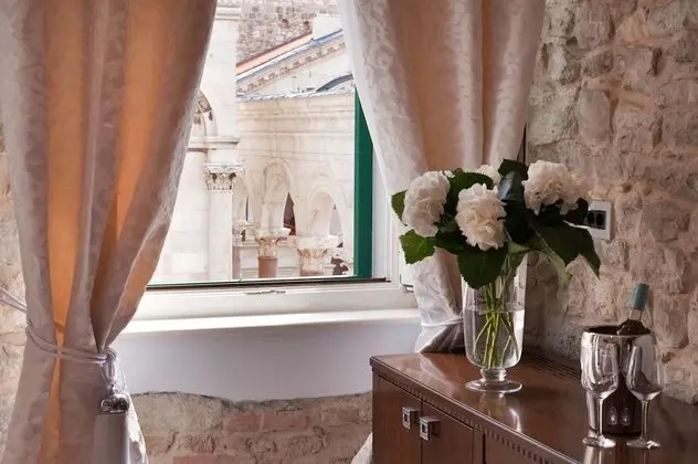 Deluxe Double or Twin Room, 1 King Bed (City view)