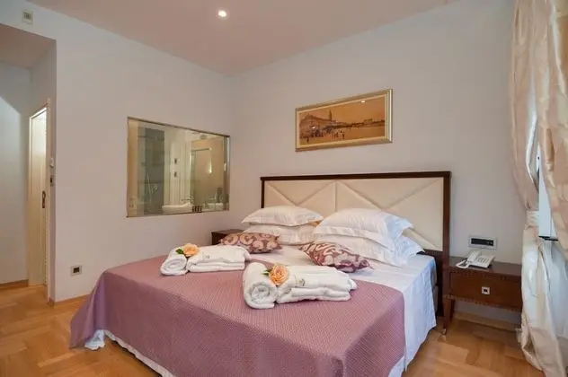 Deluxe Double or Twin Room, City View (Ground floor)