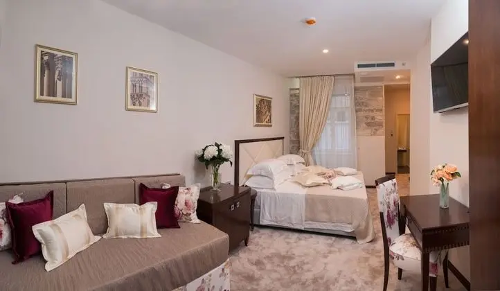 Superior Tek Büyük veya İki Ayrı Yataklı Oda