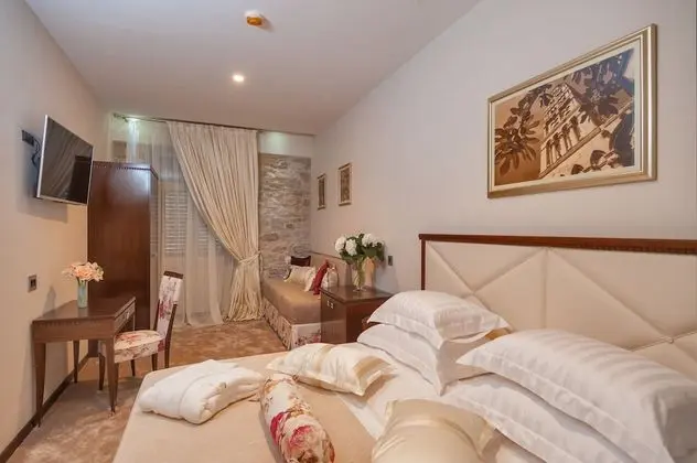 Superior Tek Büyük veya İki Ayrı Yataklı Oda