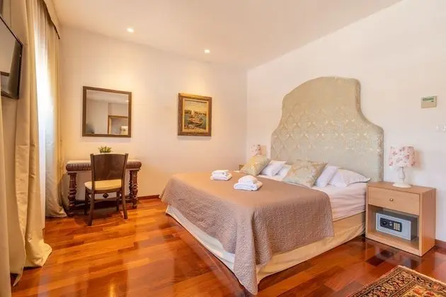 Deluxe Double Room - Seaview & Balcony