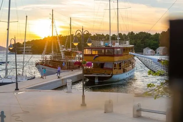 Deluxe Double Room - Seaview & Balcony