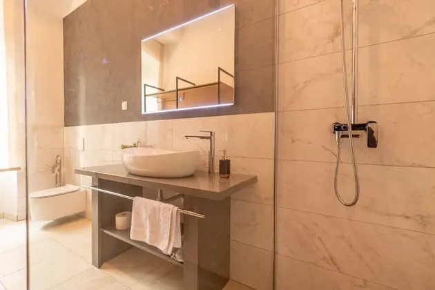 Luxury Suite - Seaview