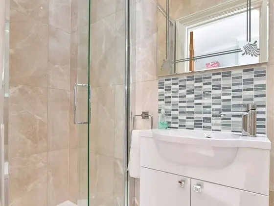 Luxury Tek Büyük Yataklı Oda, Banyolu/Duşlu