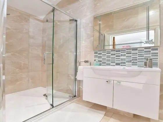 Luxury Tek Büyük Yataklı Oda, Banyolu/Duşlu