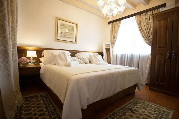 Family Duplex Overlooking Peristil Square, 2 Floors