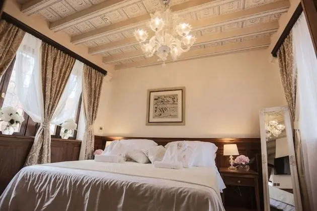 Family Duplex Overlooking Peristil Square, 2 Floors