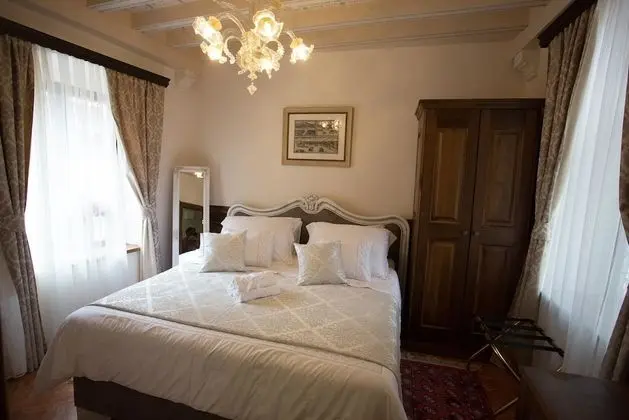 Superior Room Overlooking Peristil Square