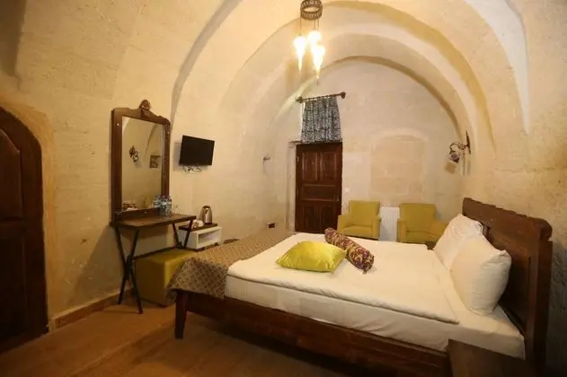 Basic Stone Room, Bahçe Manzaralı, Büyük Yataklı