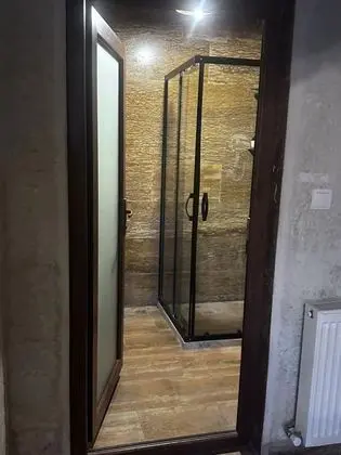 Basic Stone Room, Bahçe Manzaralı, Büyük Yataklı
