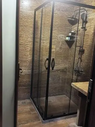 Basic Stone Room, Bahçe Manzaralı, Büyük Yataklı