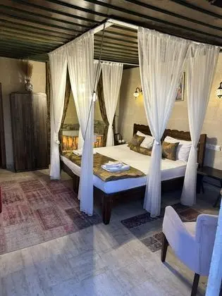 Suite, Vadi Manzaralı, Jakuzili