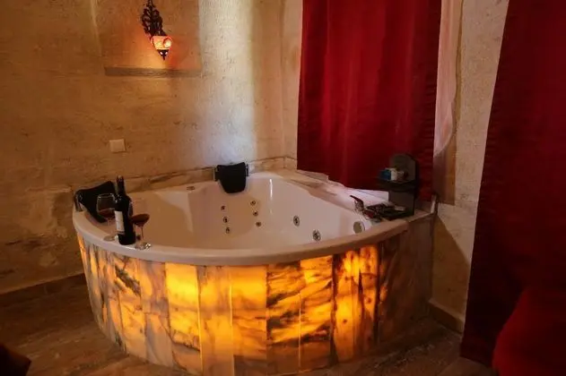 Suite, Vadi Manzaralı, Jakuzili