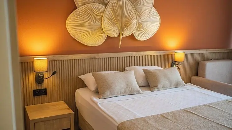 Deluxe Üç Kişilik Oda, Deniz Manzaralı, Plaj Kenarı