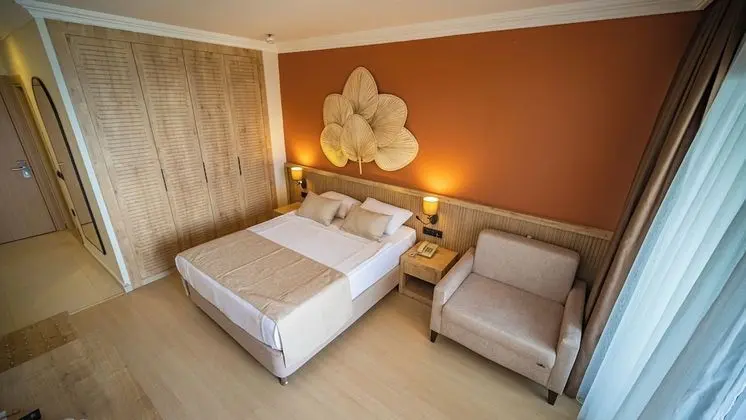 Deluxe Üç Kişilik Oda, Deniz Manzaralı, Plaj Kenarı