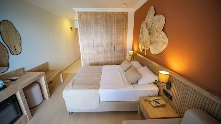 Deluxe Üç Kişilik Oda, Deniz Manzaralı, Plaj Kenarı
