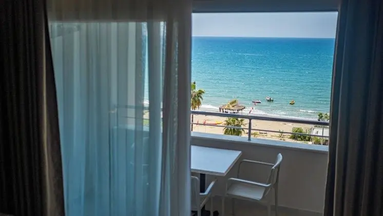 Deluxe Üç Kişilik Oda, Deniz Manzaralı, Plaj Kenarı