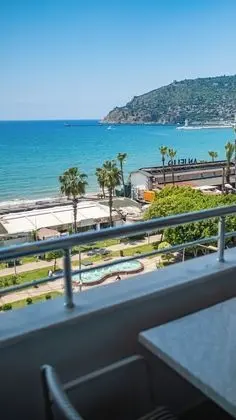 Deluxe Üç Kişilik Oda, Deniz Manzaralı, Plaj Kenarı