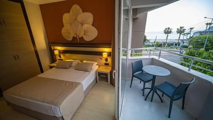 Standart Oda, Deniz Manzaralı, Balkonlu