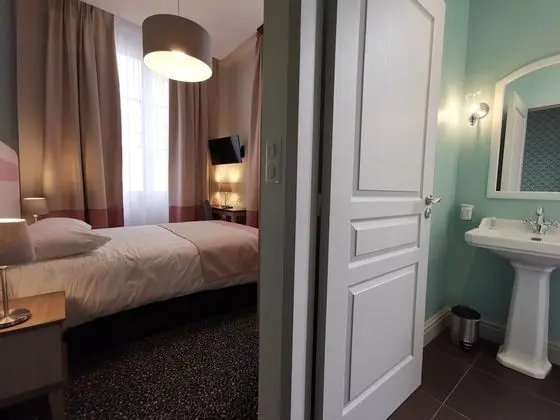 Standard Tek Büyük Yataklı Oda