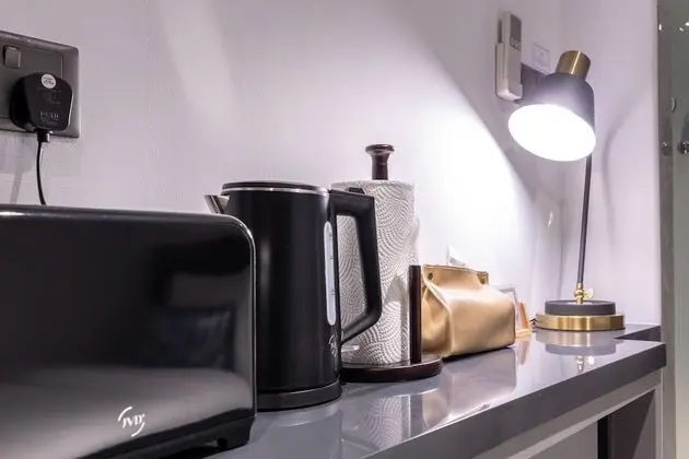 Tek Kişilik Oda, Penceresiz