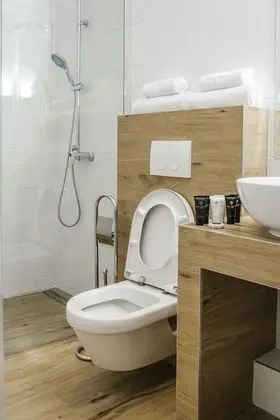 Standard Tek Büyük veya İki Ayrı Yataklı Oda, Şehir Manzaralı