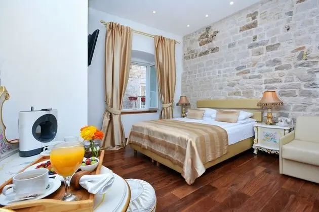 Deluxe Dört Kişilik Oda