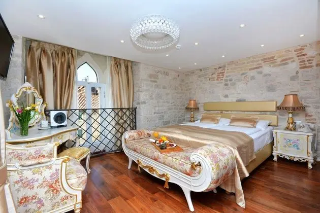 Deluxe Tek Büyük veya İki Ayrı Yataklı Oda