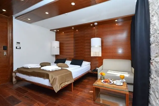 Deluxe Tek Büyük veya İki Ayrı Yataklı Oda