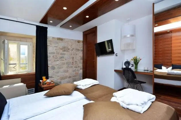 Deluxe Tek Büyük veya İki Ayrı Yataklı Oda