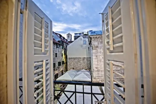 Deluxe Tek Büyük veya İki Ayrı Yataklı Oda