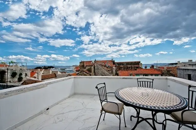 Deluxe Tek Büyük Yataklı Oda, Deniz Manzaralı