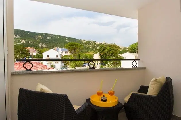 Tek Büyük Yataklı Oda, Balkon