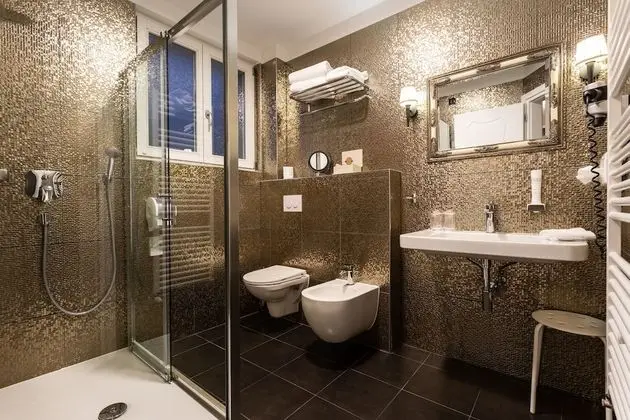 Tek Büyük Yataklı Oda, Balkon, Deniz Manzaralı