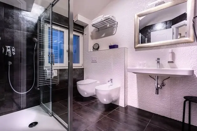 Tek Büyük Yataklı Oda, Balkon, Deniz Manzaralı