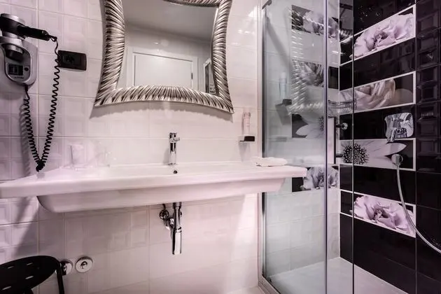 Tek Büyük Yataklı Oda, Deniz Manzaralı