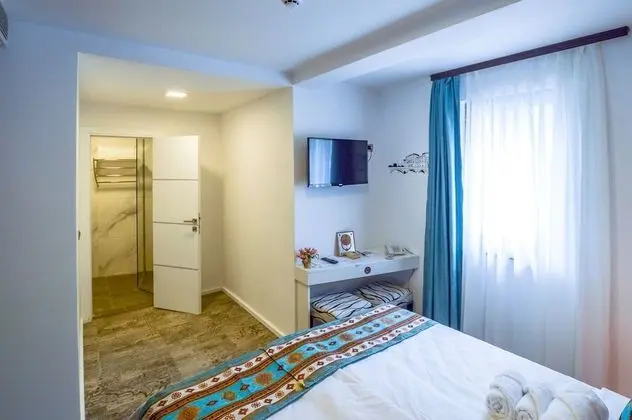 Design Tek Büyük Yataklı Oda (1)