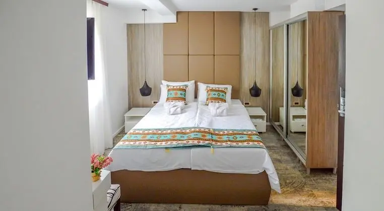 Design Tek Büyük Yataklı Oda (1)