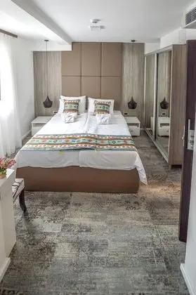 Design Tek Büyük Yataklı Oda (1)