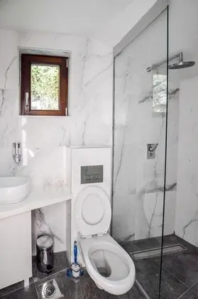 Design Tek Büyük Yataklı Oda (1)