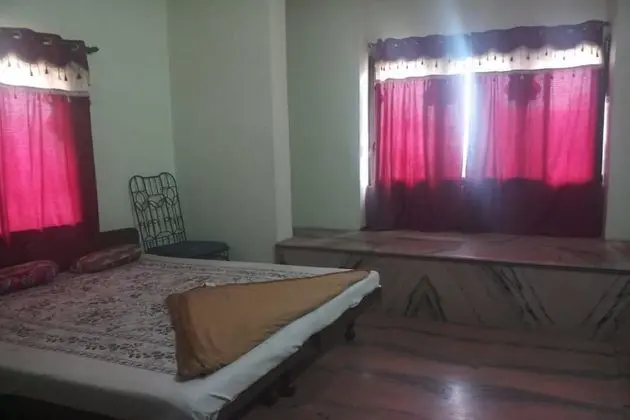 Üç Kişilik Oda